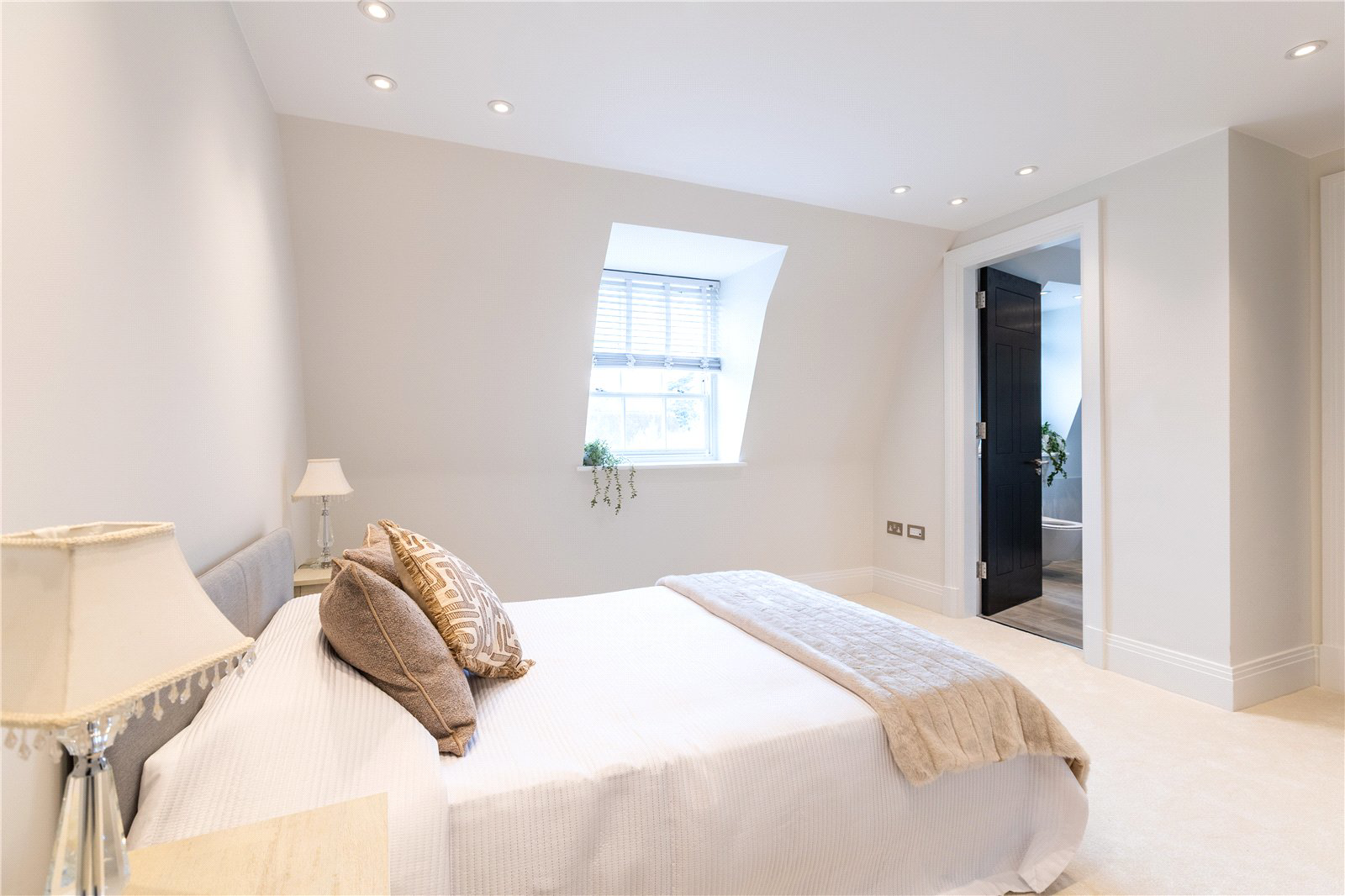 Oakshade Road, Oxshott, Leatherhead, Surrey, KT22, photo 17