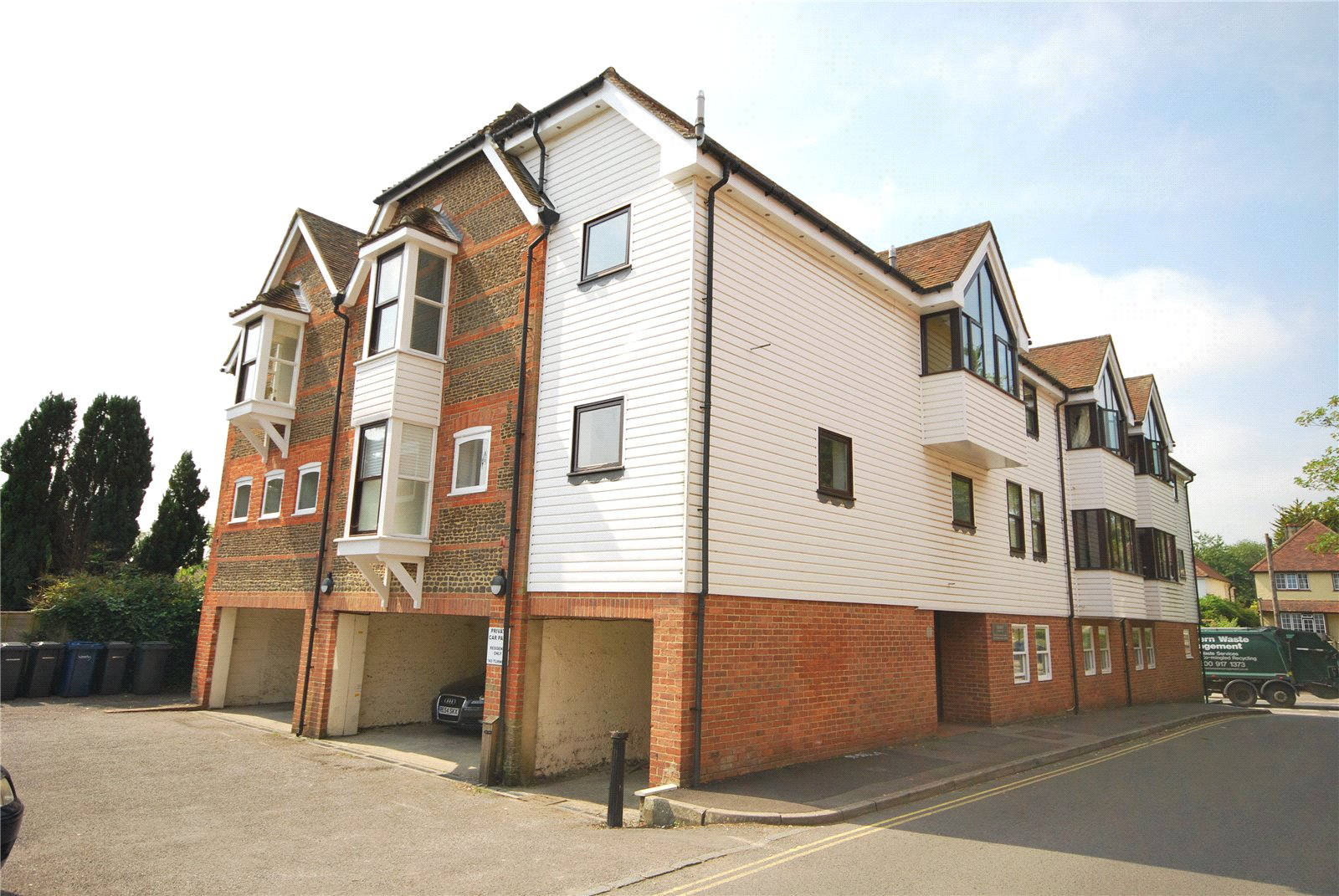 Crondall Lane, Farnham, Surrey, GU9