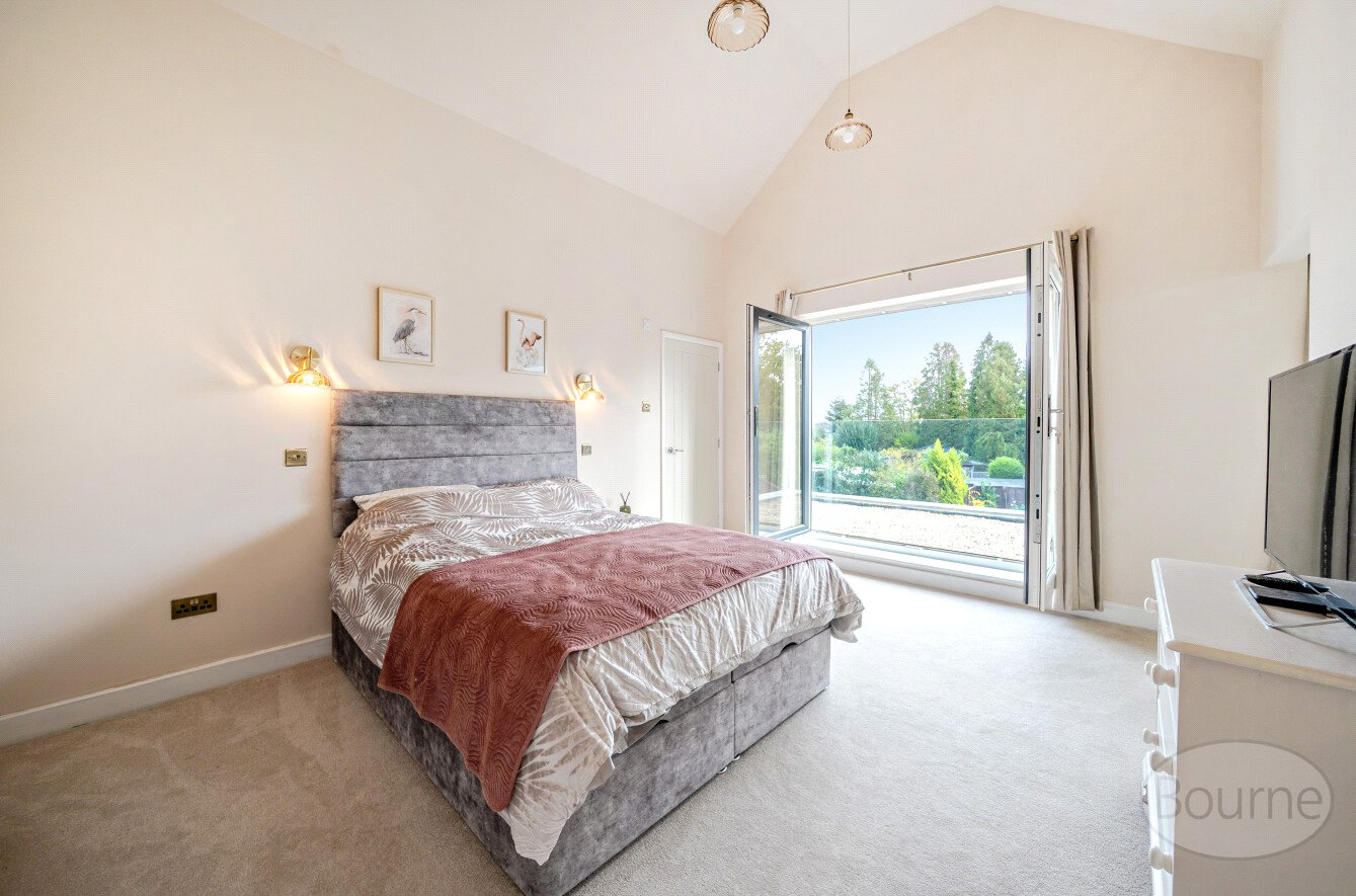 Lower Guildford Road, Knaphill, Woking, Surrey, GU21, photo 11