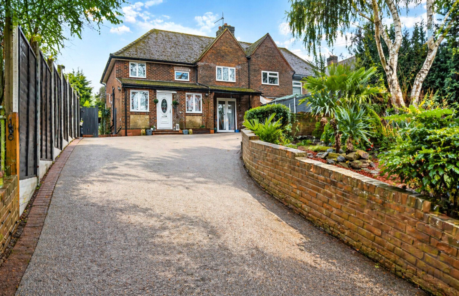 Frog Grove Lane, Wood Street Village, Guildford, Surrey, GU3