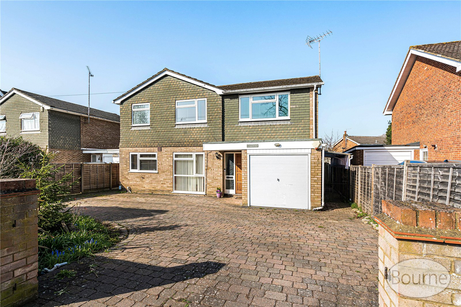 Chobham Road, Knaphill, Woking, Surrey, GU21