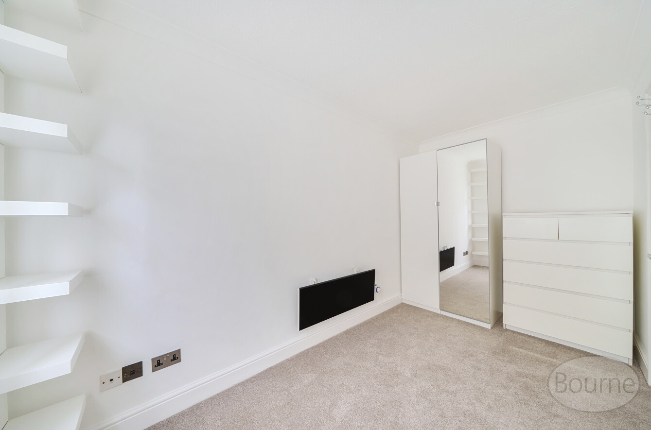 Farm Road, Esher, Surrey, KT10, photo 7