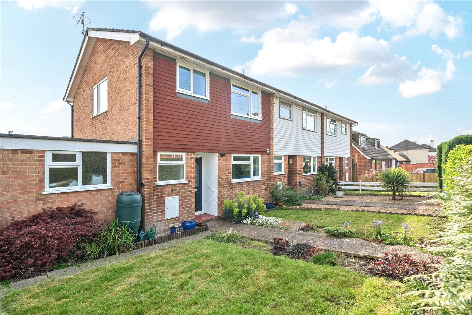 Lower Guildford Road, Knaphill, Woking, Surrey, GU21