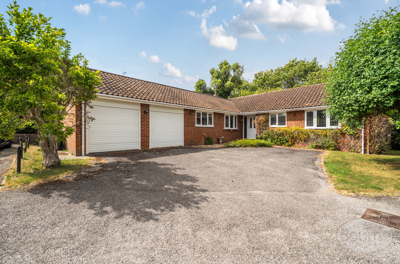 Byworth Close, Farnham, Surrey, GU9