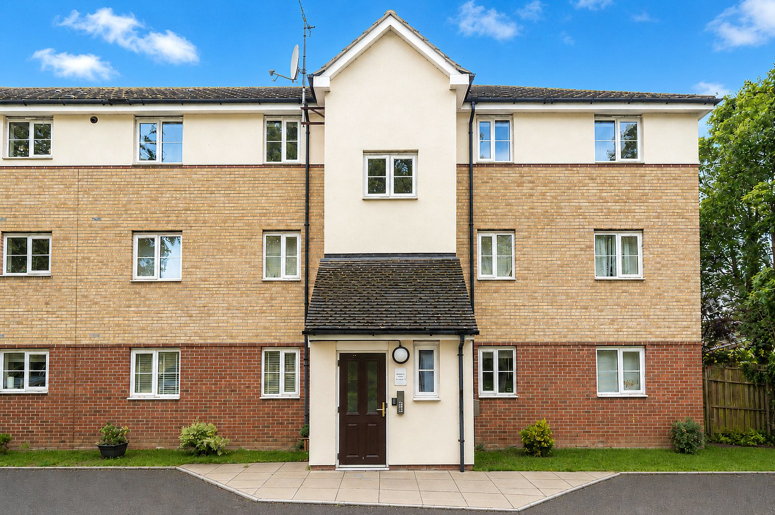 Sherriff Close, Esher, Surrey, KT10