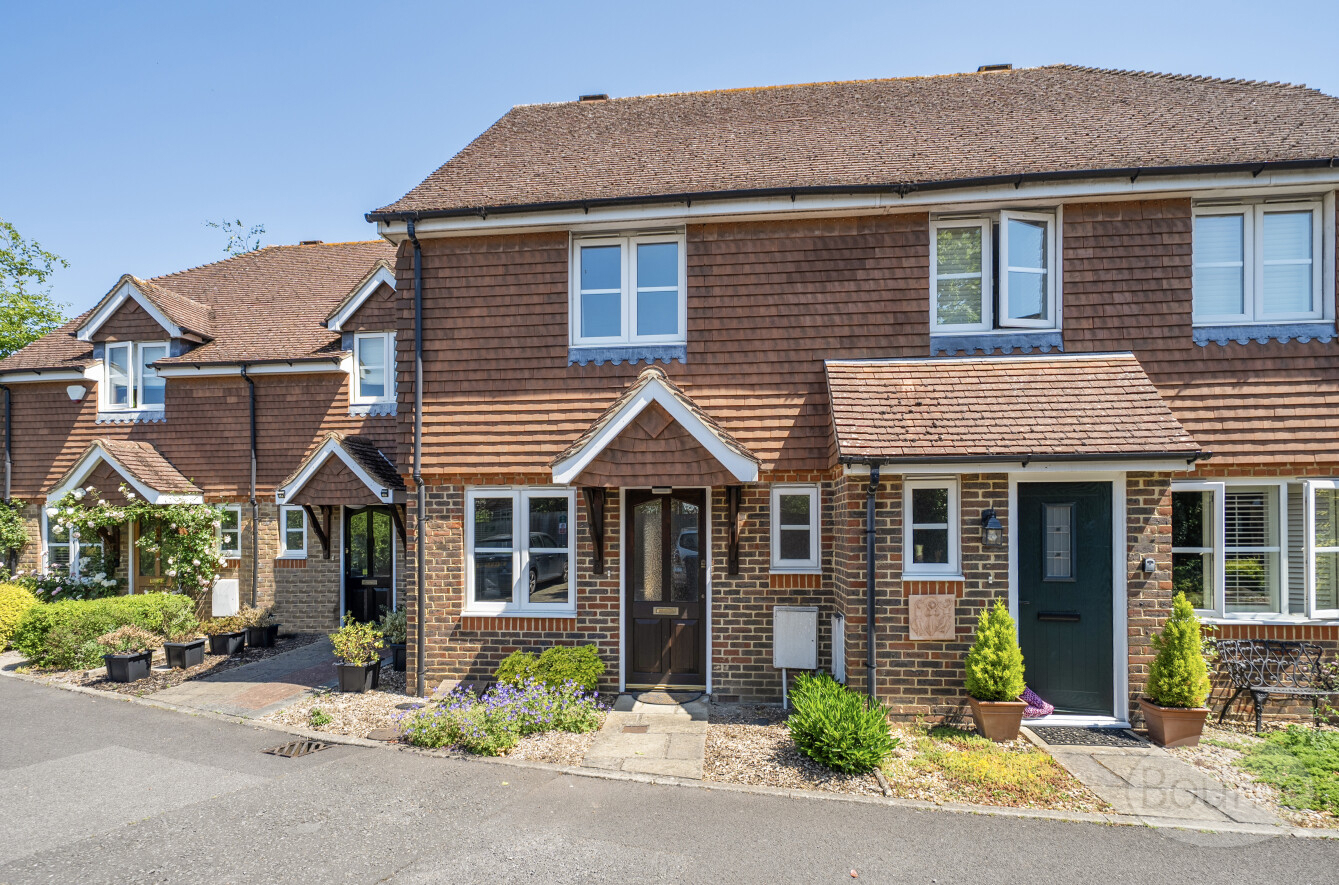 Green Croft, Badshot Lea, Farnham, Surrey, GU9