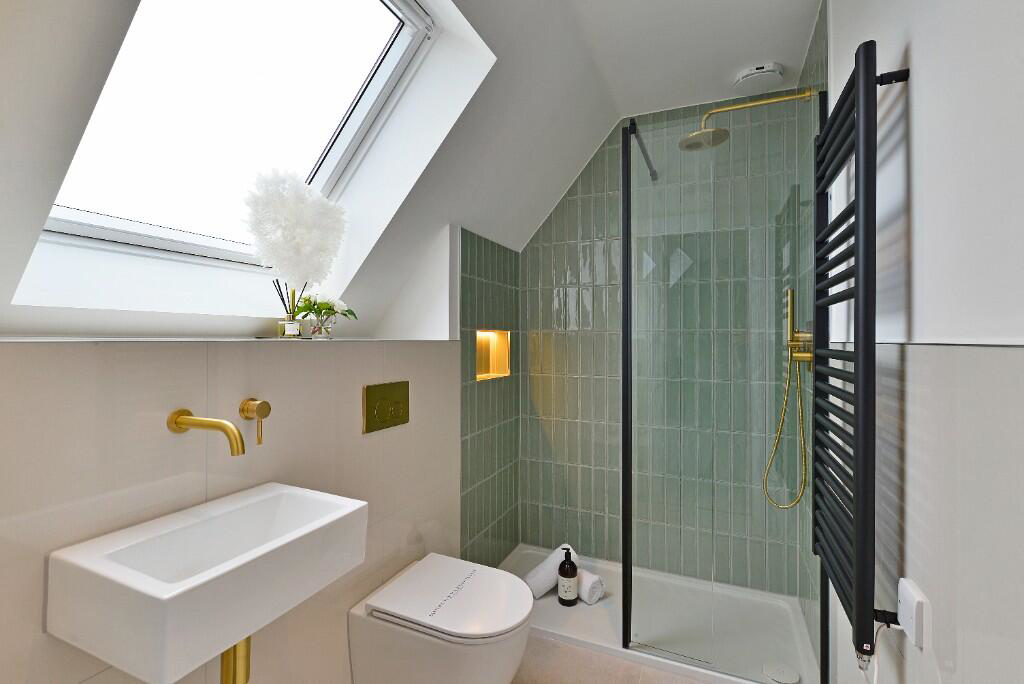 Medlands, Alfold Gardens, Alfold, Surrey, GU6, photo 6