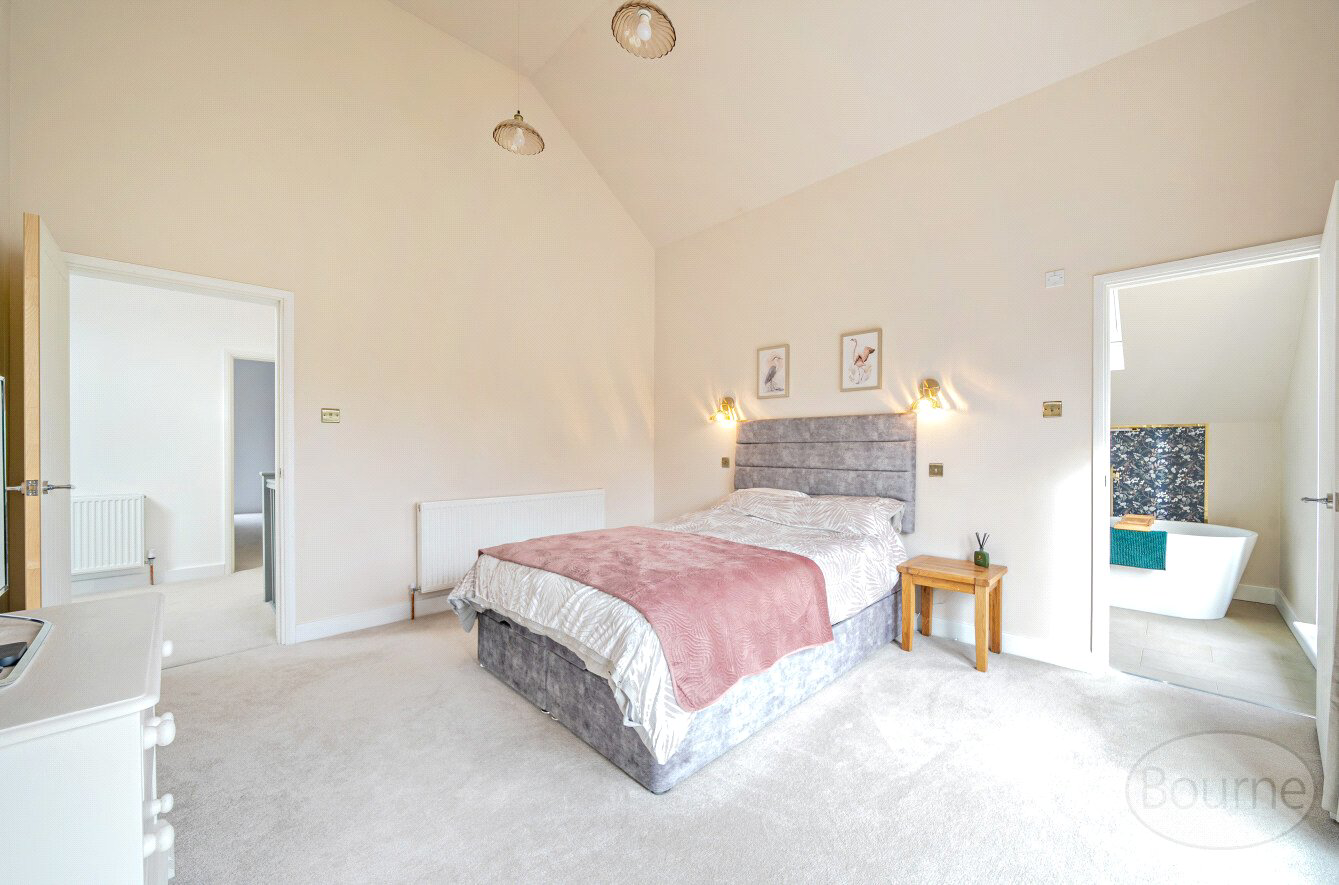 Lower Guildford Road, Knaphill, Woking, Surrey, GU21, photo 19