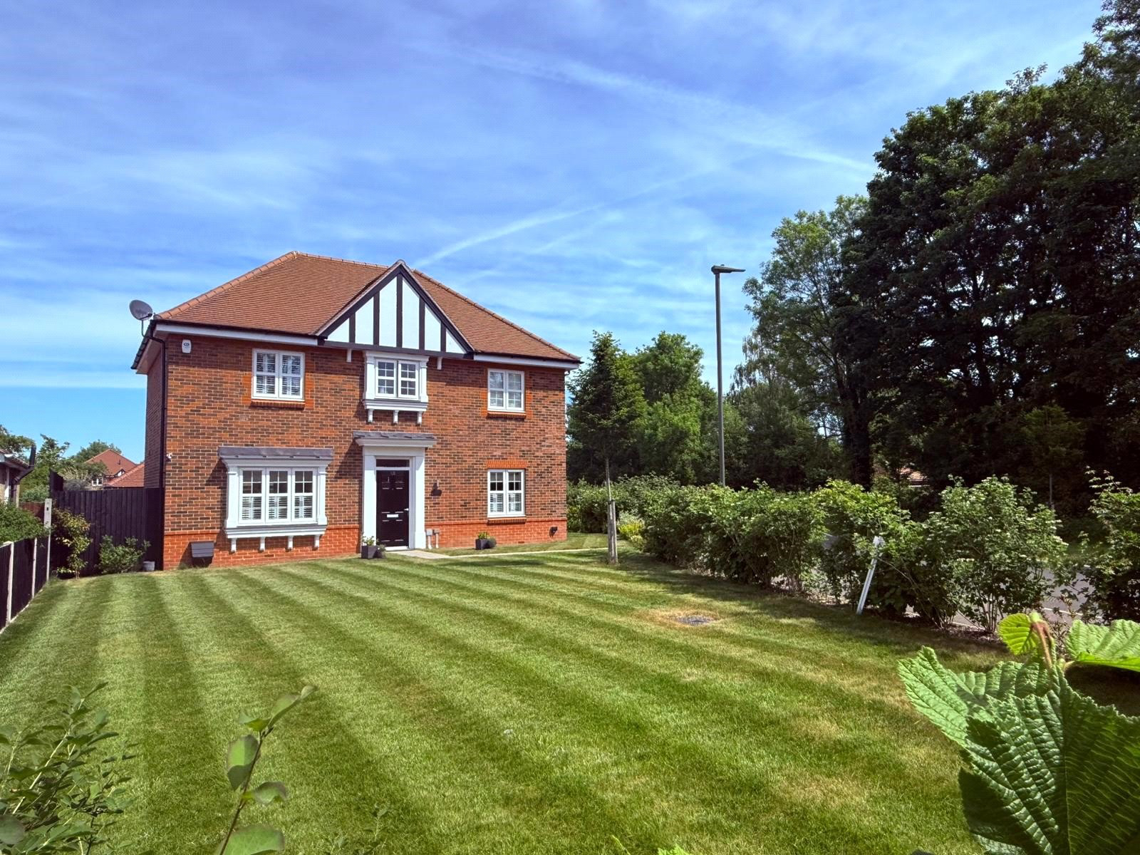 Poyle Road, Tongham, Farnham, Surrey, GU10