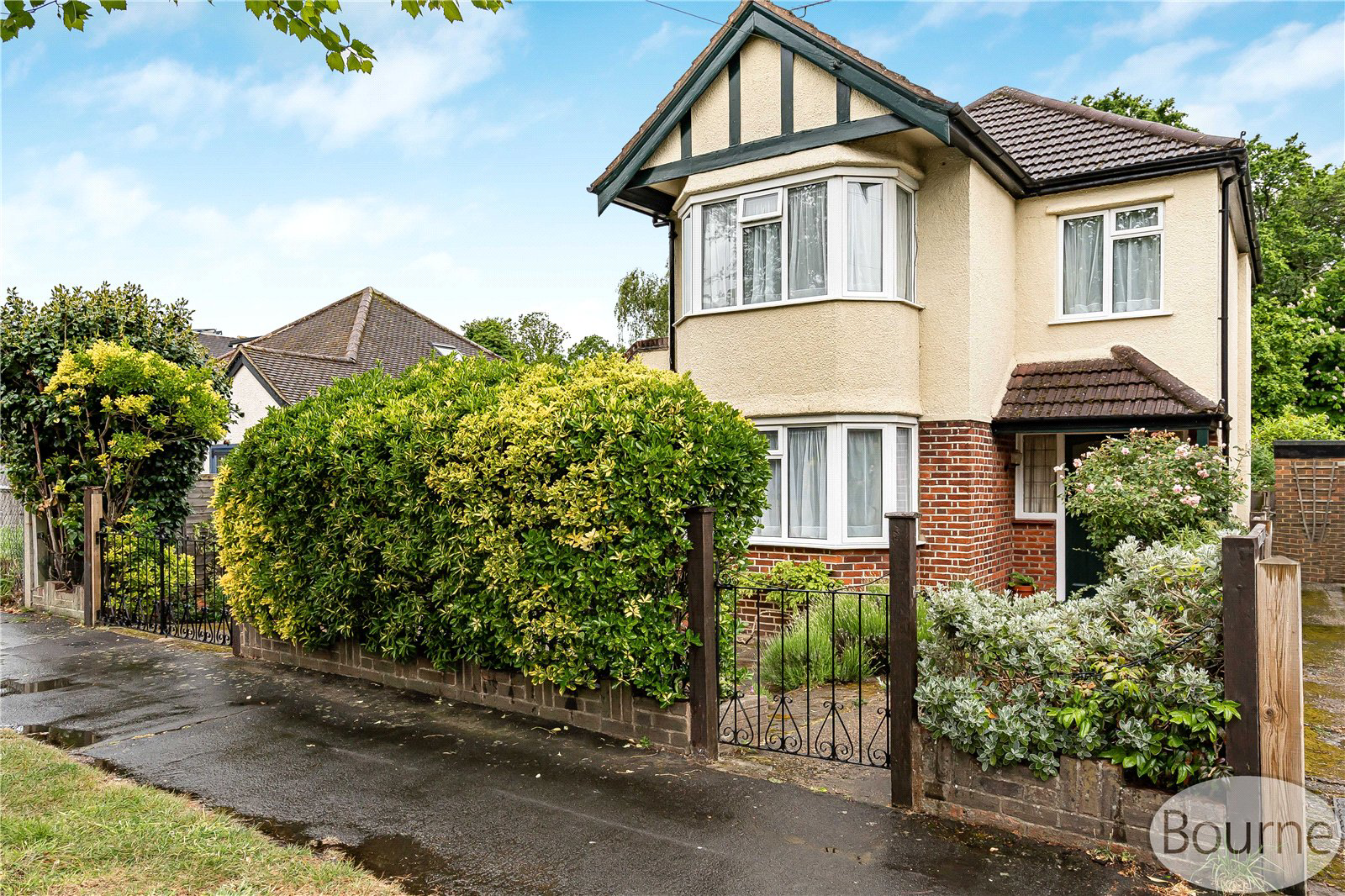Woodlands Avenue, West Byfleet, Surrey, KT14