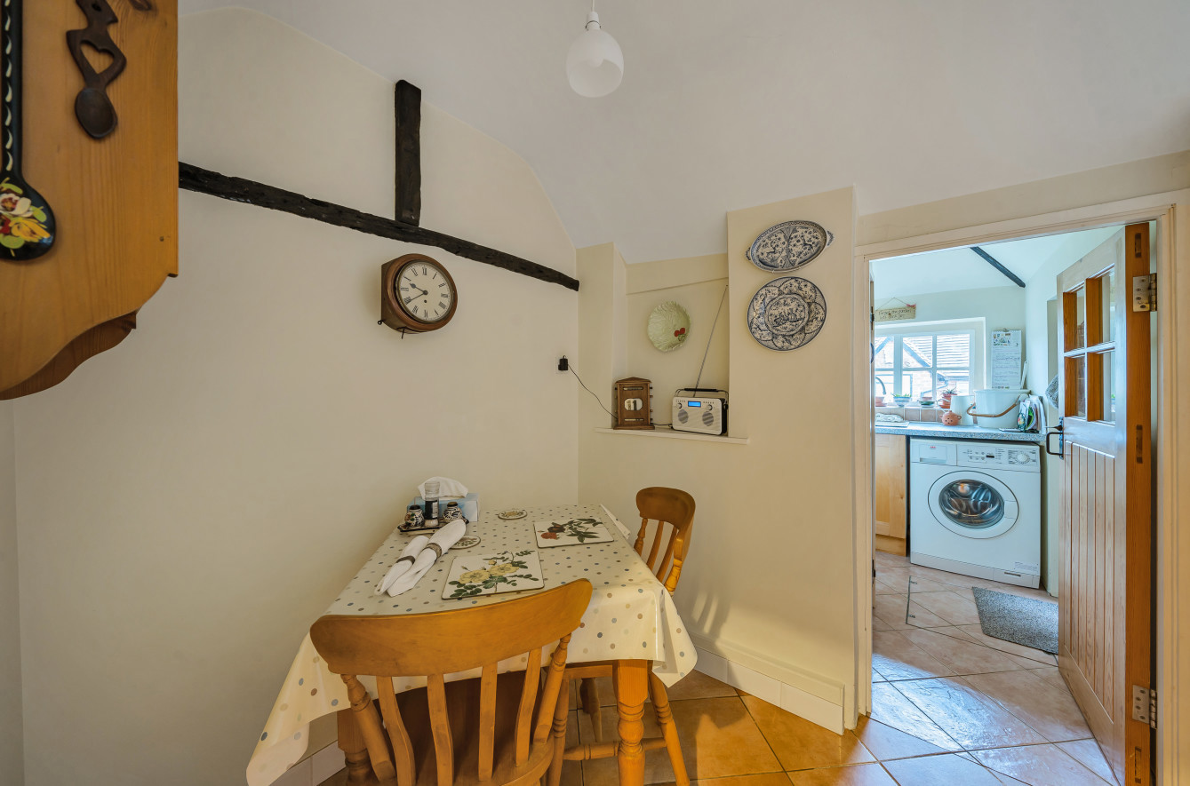 Dippenhall Street, Crondall, Farnham, Hampshire, GU10, photo 17
