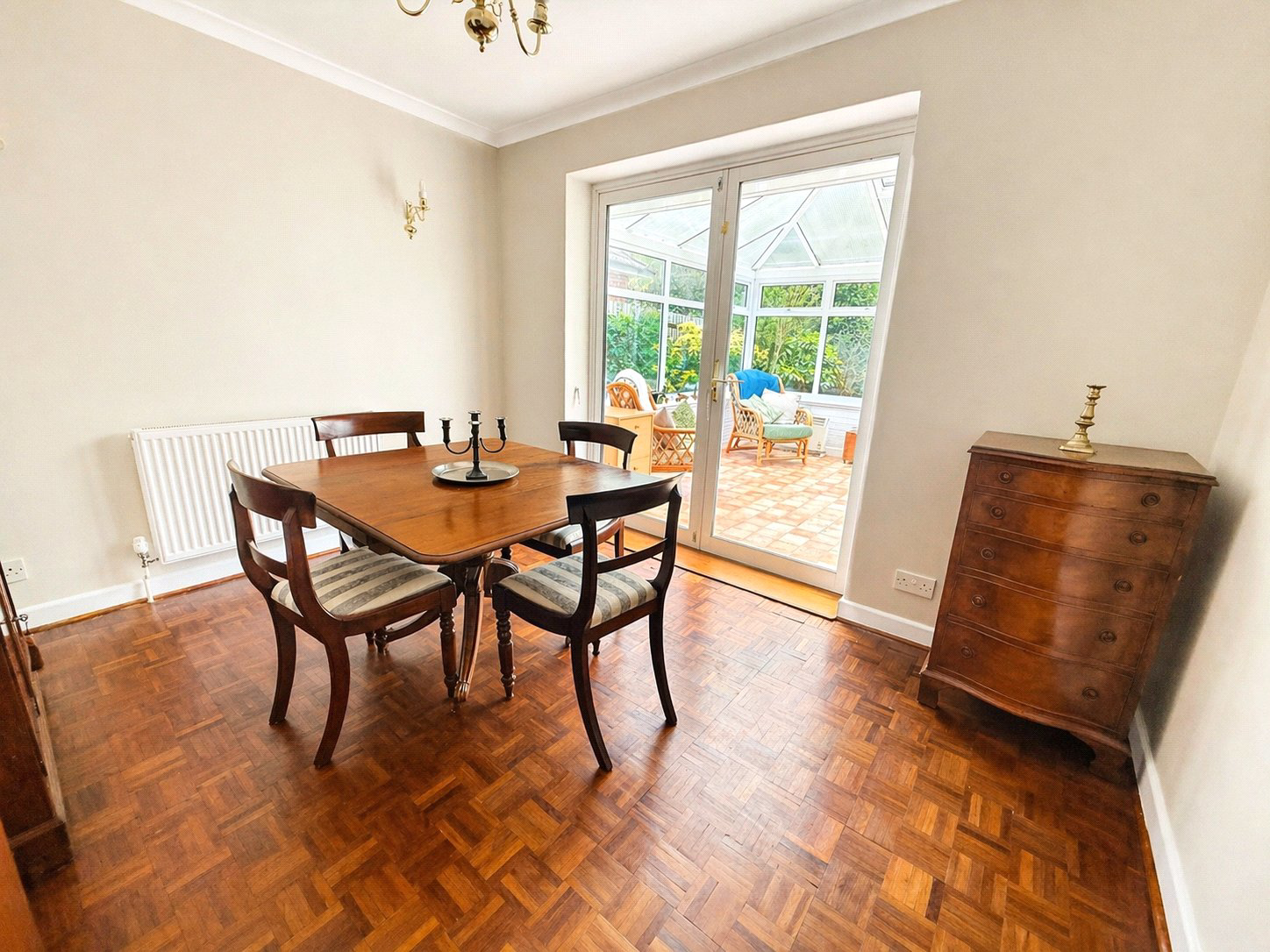 Vale Close, Lower Bourne, Farnham, Surrey, GU10, photo 5