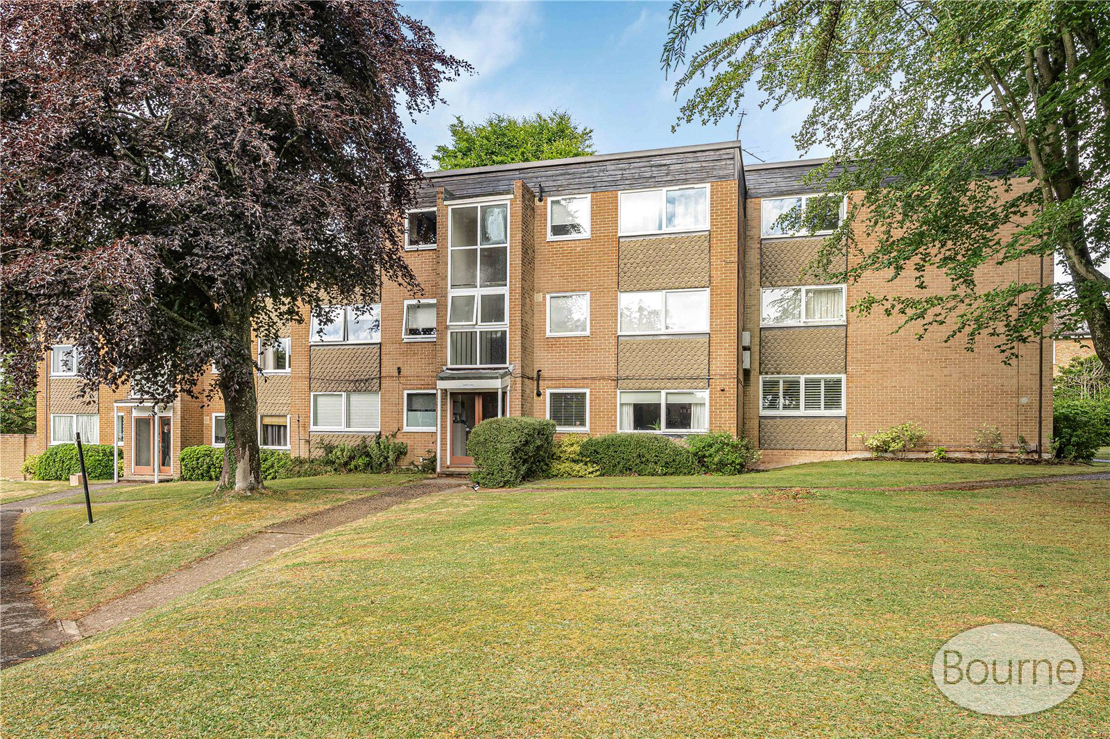 Rossiter Lodge, Rosetrees, Guildford, Surrey, GU1, photo 2