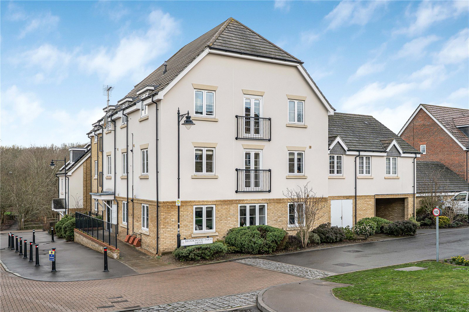 Brookwood Farm Drive, Knaphill, Woking, Surrey, GU21, photo 23