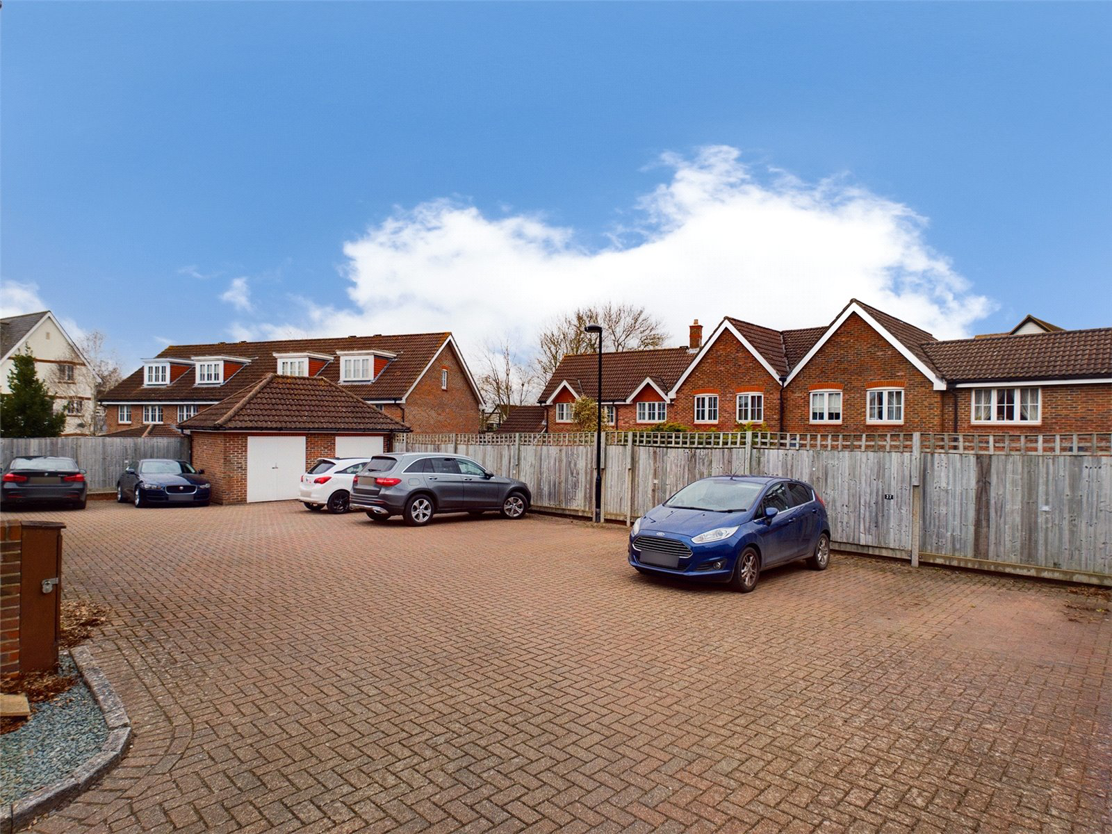 Hopkin Close, Guildford, Surrey, GU2, photo 16