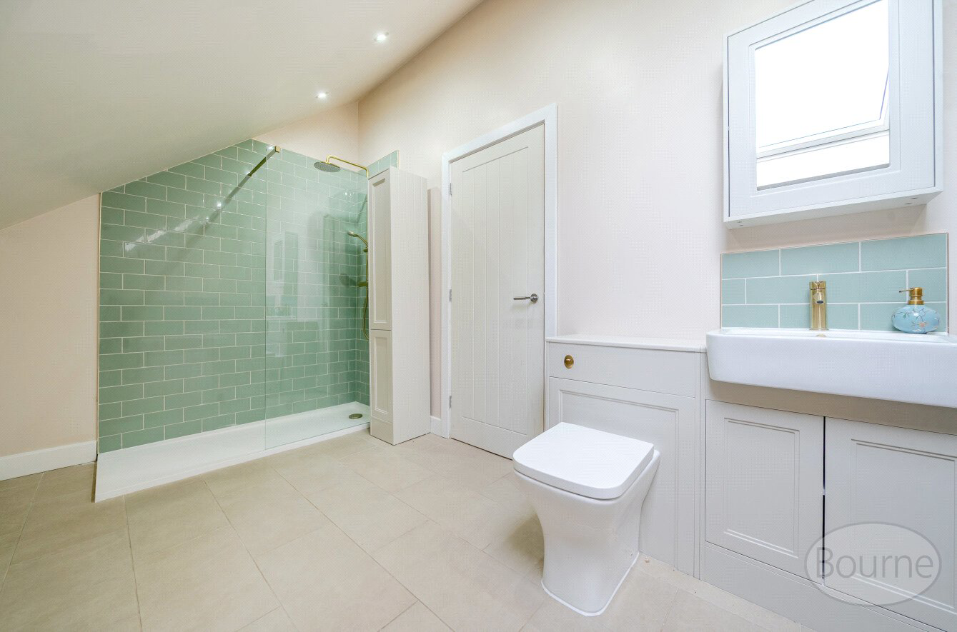 Lower Guildford Road, Knaphill, Woking, Surrey, GU21, photo 14