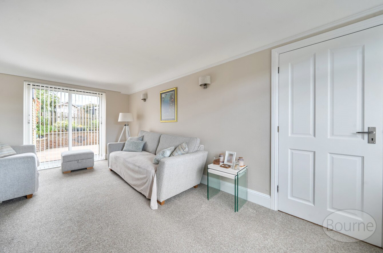South Lane, Clanfield, Waterlooville, Hampshire, PO8, photo 13