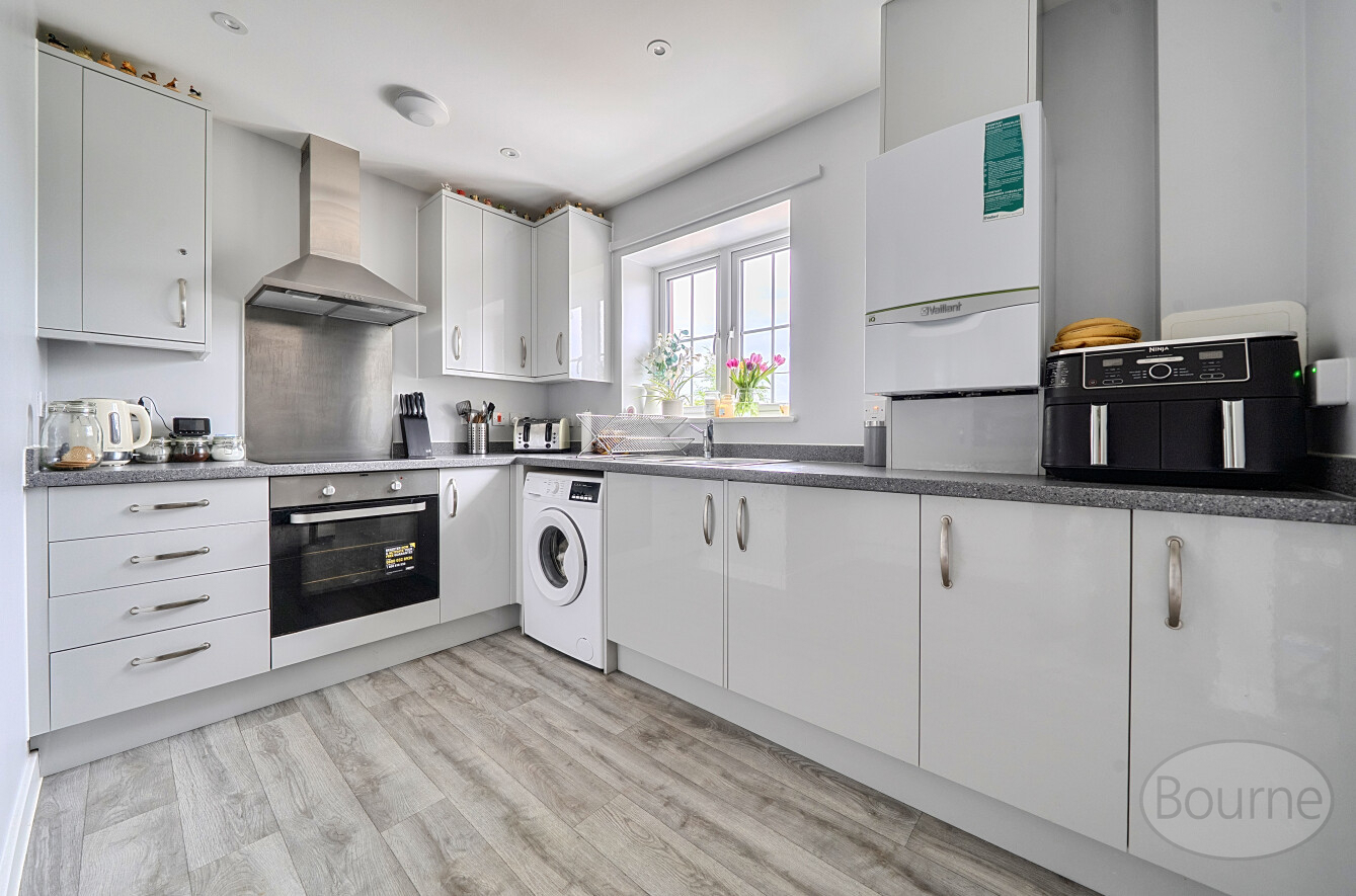Halifax Close, Guildford, Surrey, GU3, photo 4