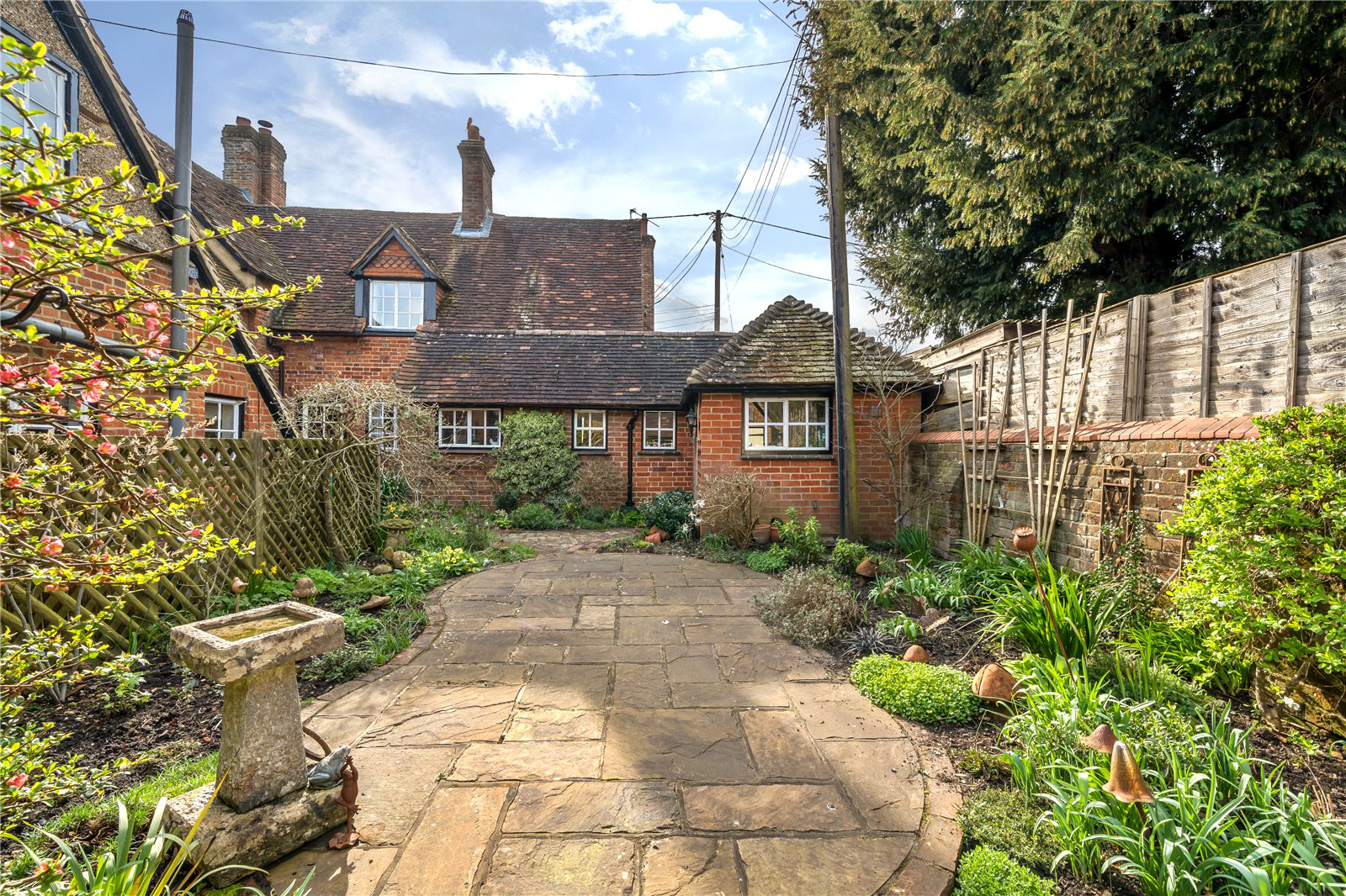Dippenhall Street, Crondall, Farnham, Hampshire, GU10, photo 4