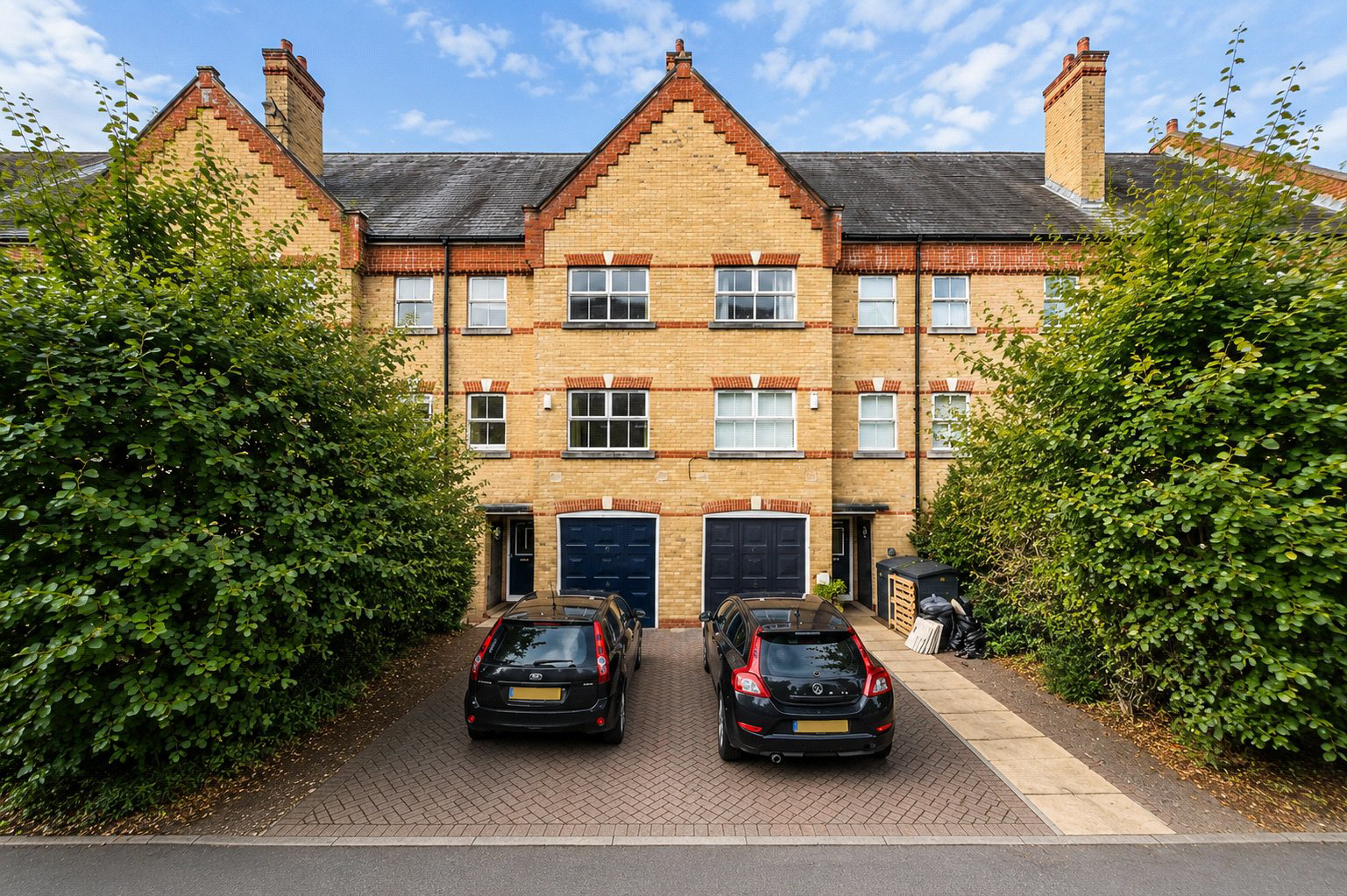 Silistria Close, Knaphill, Woking, Surrey, GU21