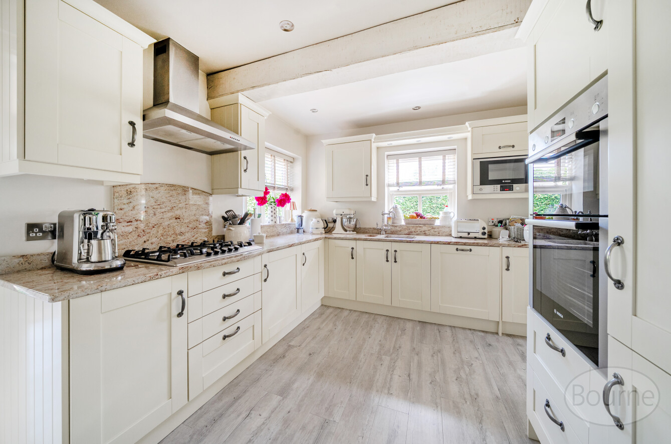 Boundstone Close, Wrecclesham, Farnham, Surrey, GU10, photo 3