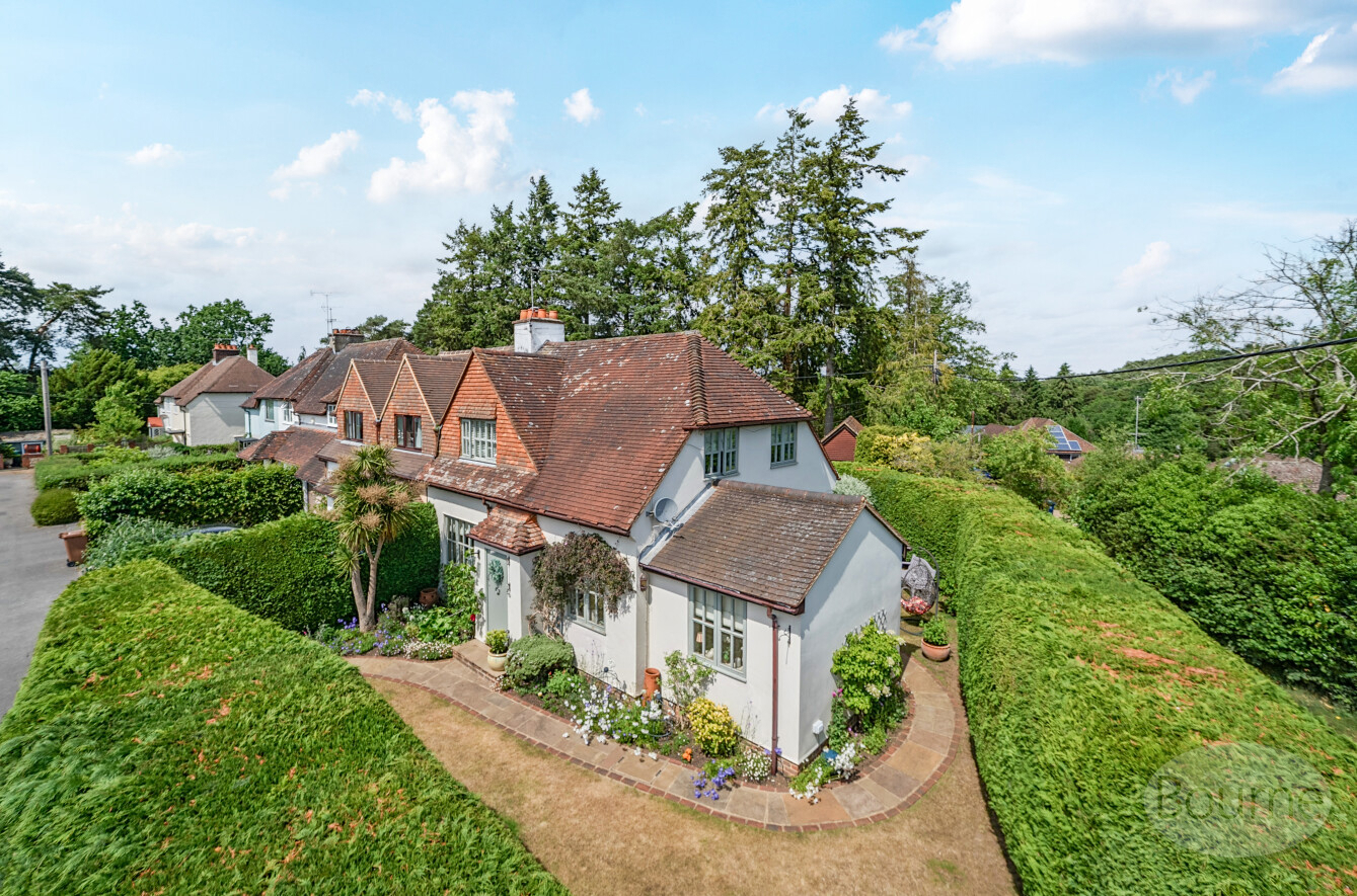 Boundstone Close, Wrecclesham, Farnham, Surrey, GU10