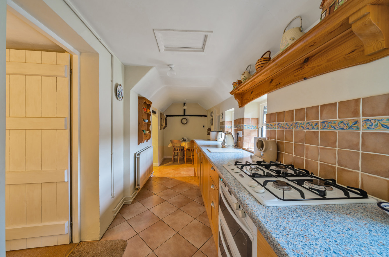 Dippenhall Street, Crondall, Farnham, Hampshire, GU10, photo 16