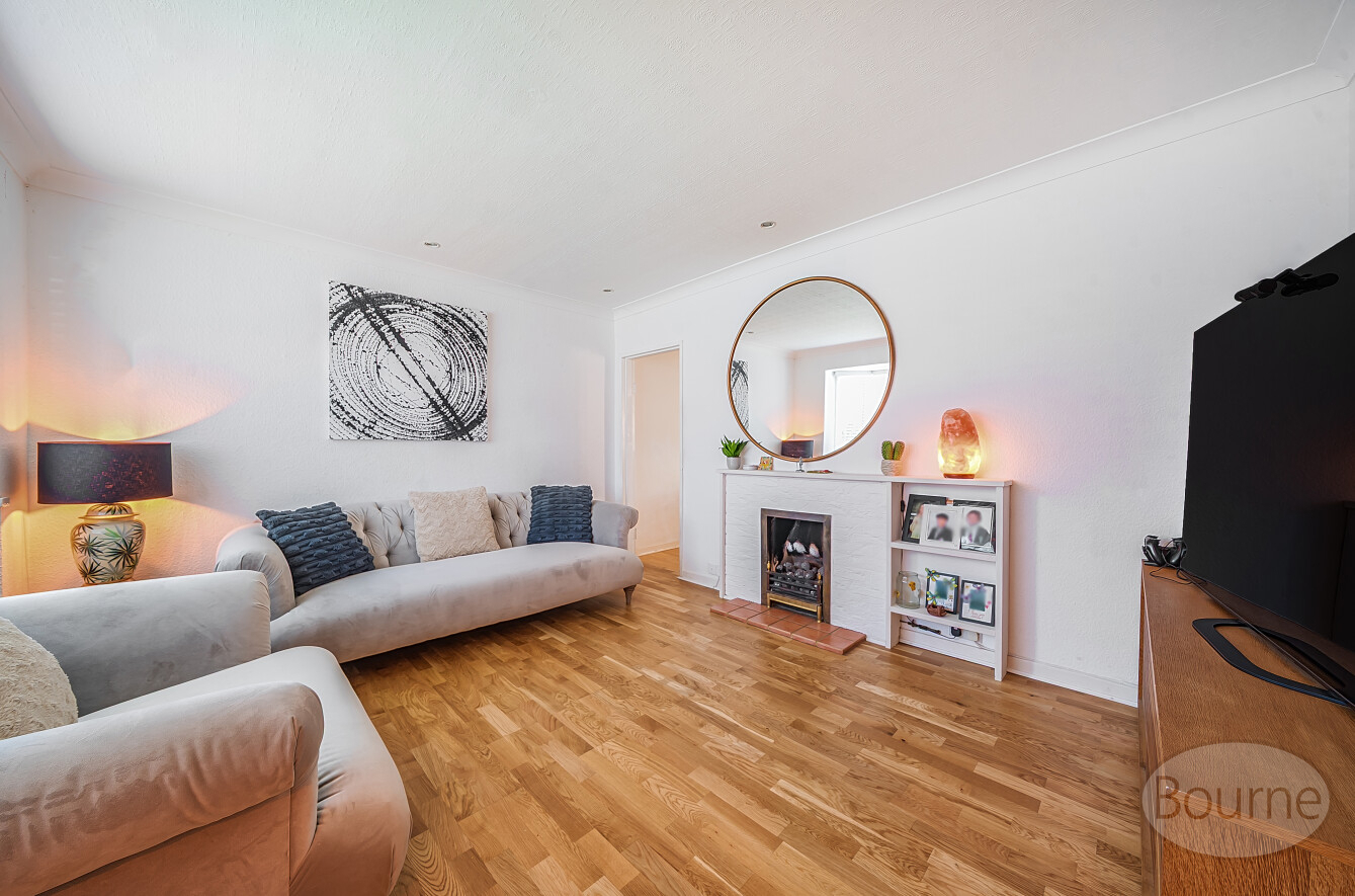Glendale Drive, Guildford, Surrey, GU4, photo 2