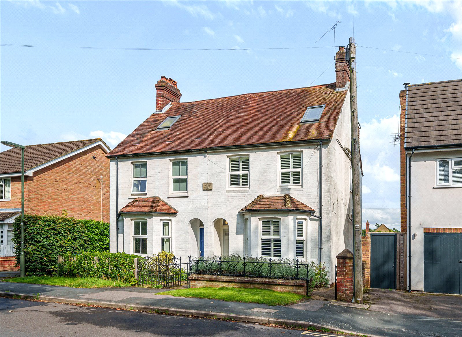 Alma Way, Farnham, Surrey, GU9