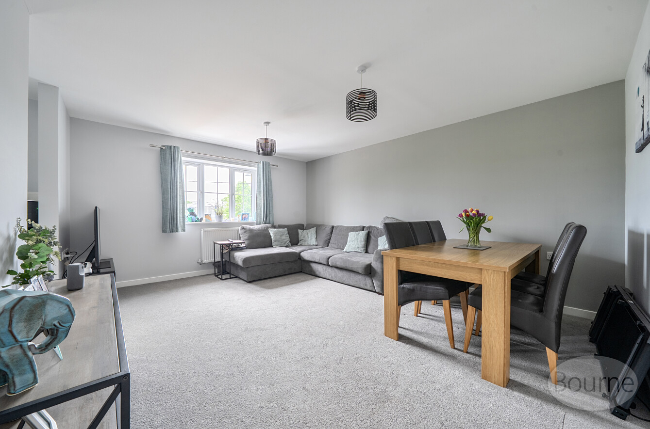 Halifax Close, Guildford, Surrey, GU3, photo 2