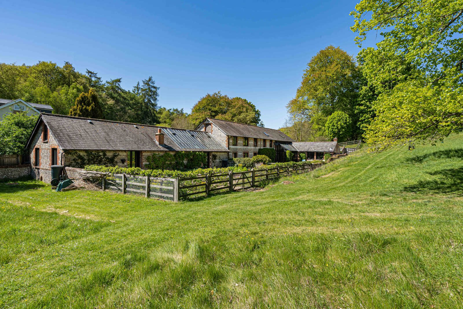 Basingstoke Road, Shalden, Alton, Hampshire, GU34, photo 3