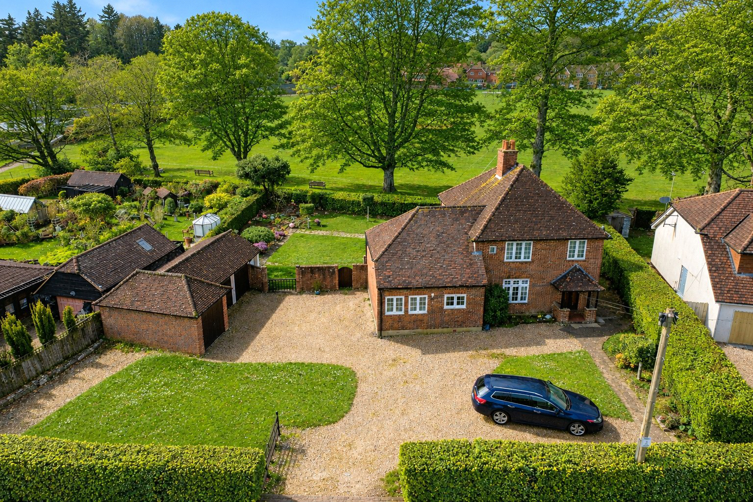 Hale House Lane, Churt, Farnham, Surrey, GU10