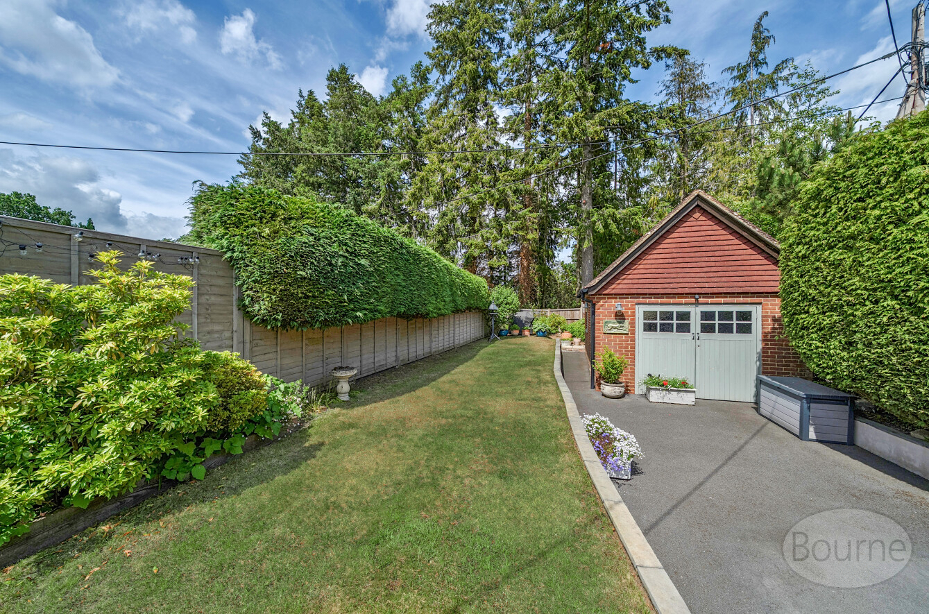 Boundstone Close, Wrecclesham, Farnham, Surrey, GU10, photo 15