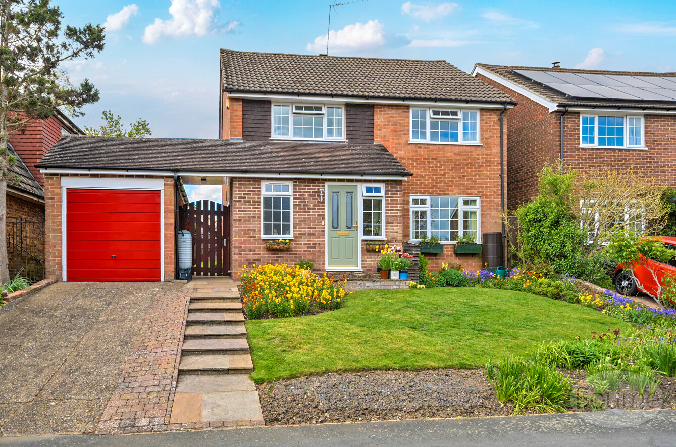 Willow Way, Farnham, Surrey, GU9