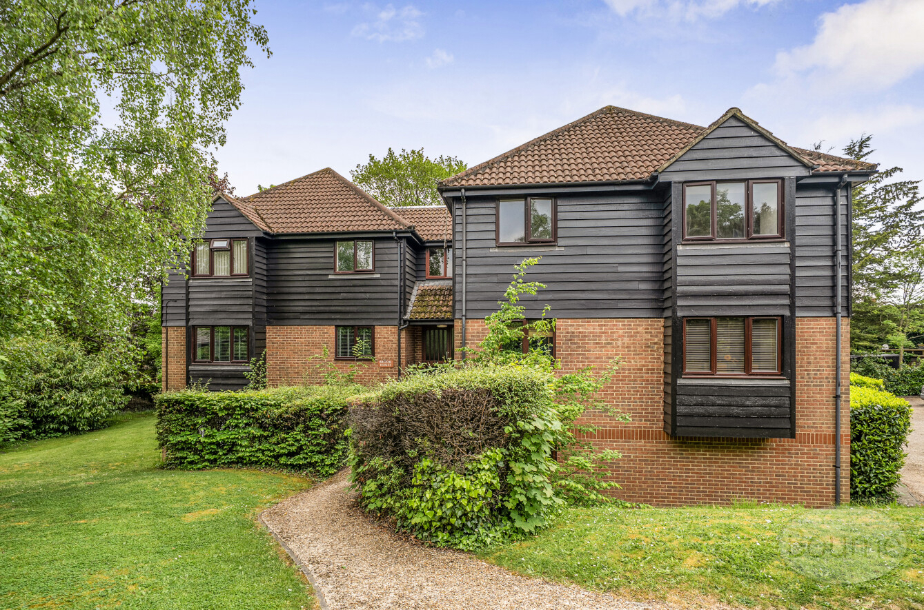 Brook House, Fairview Gardens, Farnham, Surrey, GU9