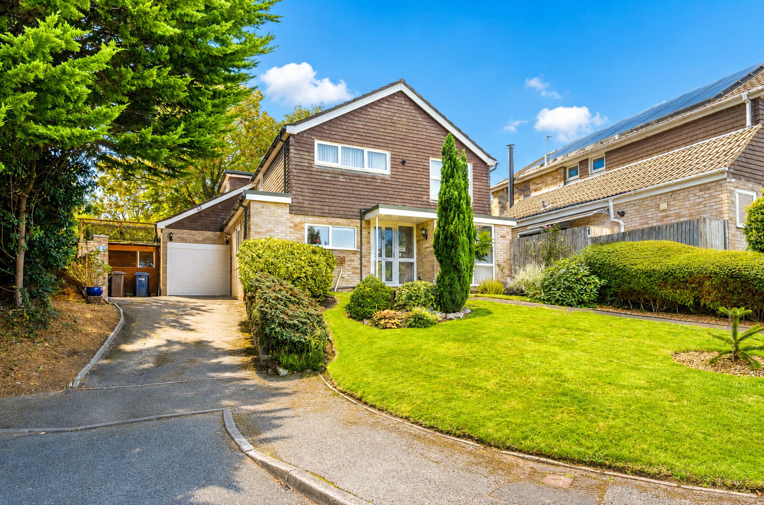 Windsor Crescent, Farnham, Surrey, GU9