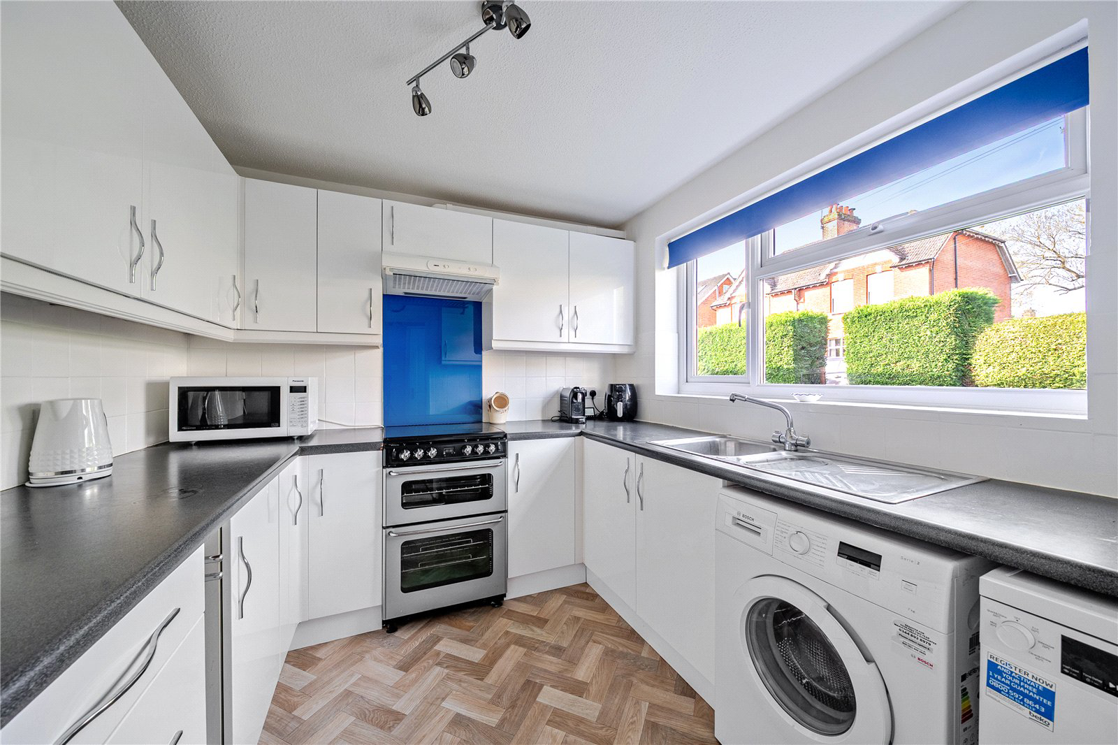 Lower Guildford Road, Knaphill, Woking, Surrey, GU21, photo 2