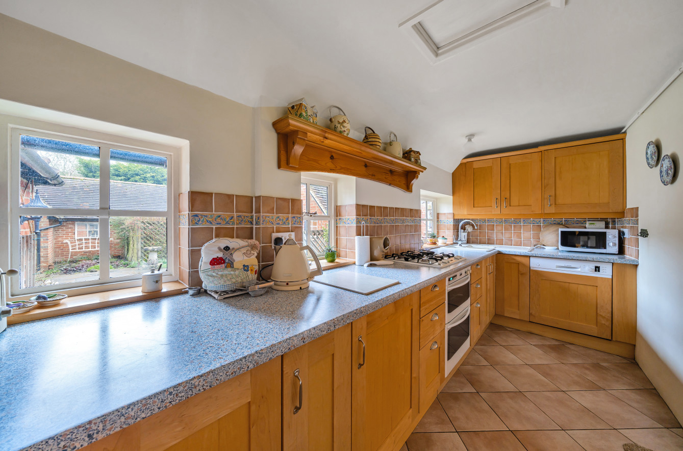 Dippenhall Street, Crondall, Farnham, Hampshire, GU10, photo 15