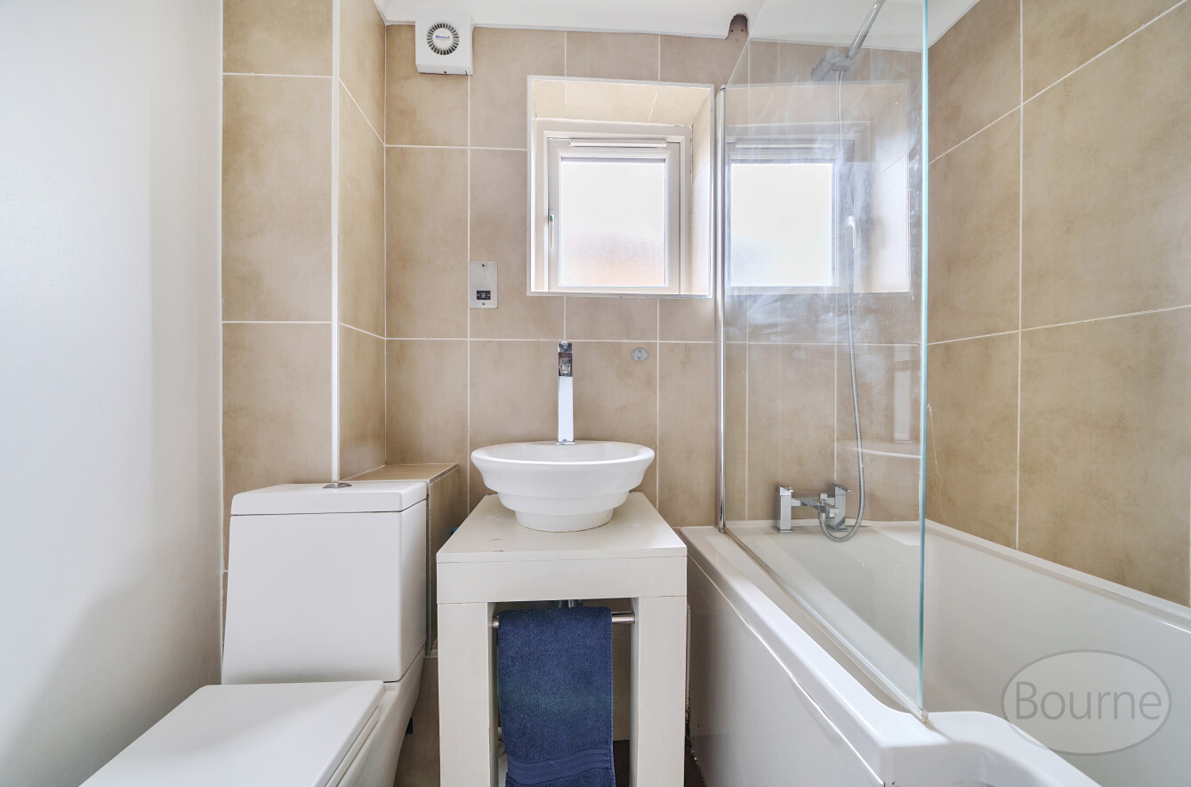 Farm Road, Esher, Surrey, KT10, photo 8