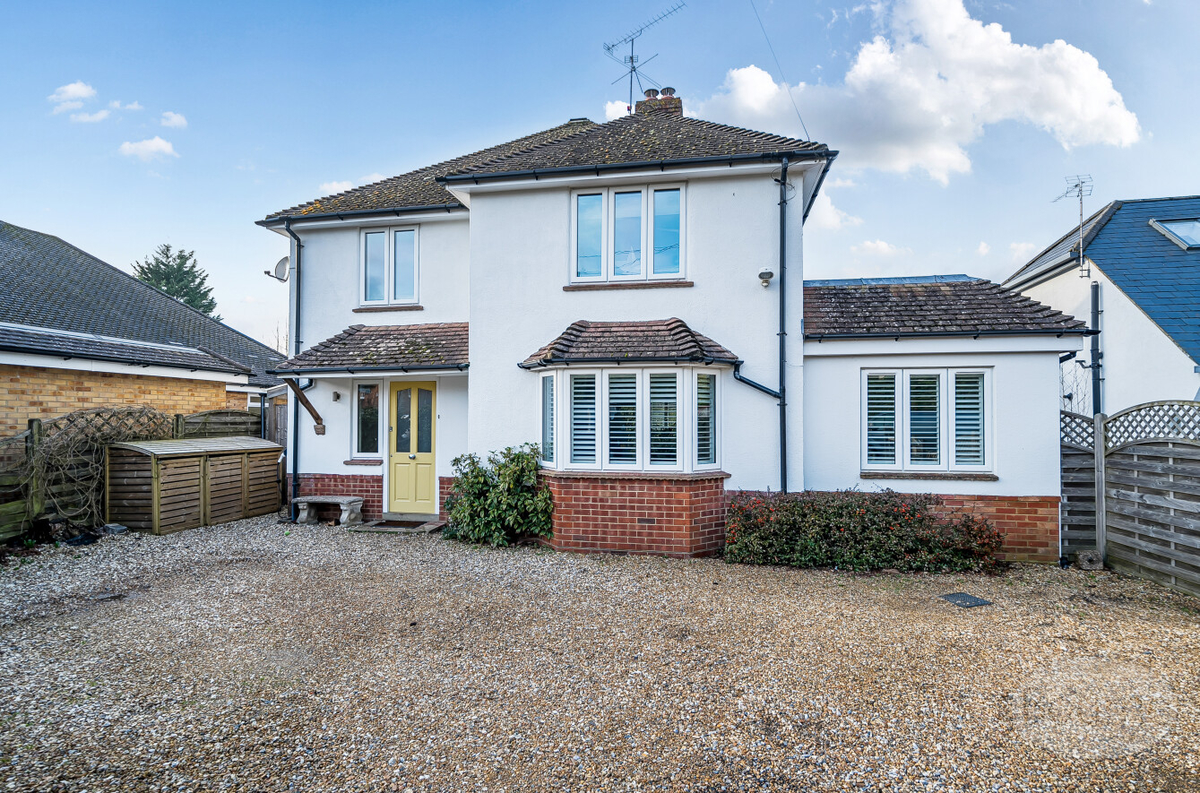 Lickfolds Road, Rowledge, Farnham, Surrey, GU10
