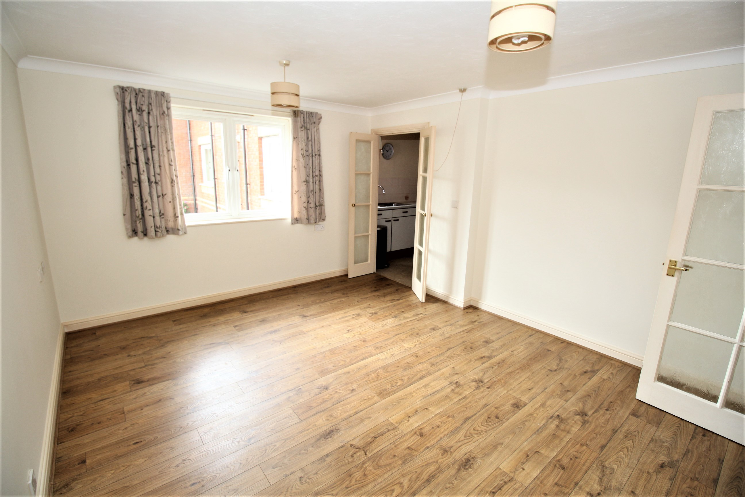 Willow Court, Ackender Road, Alton, Hampshire, GU34, photo 3