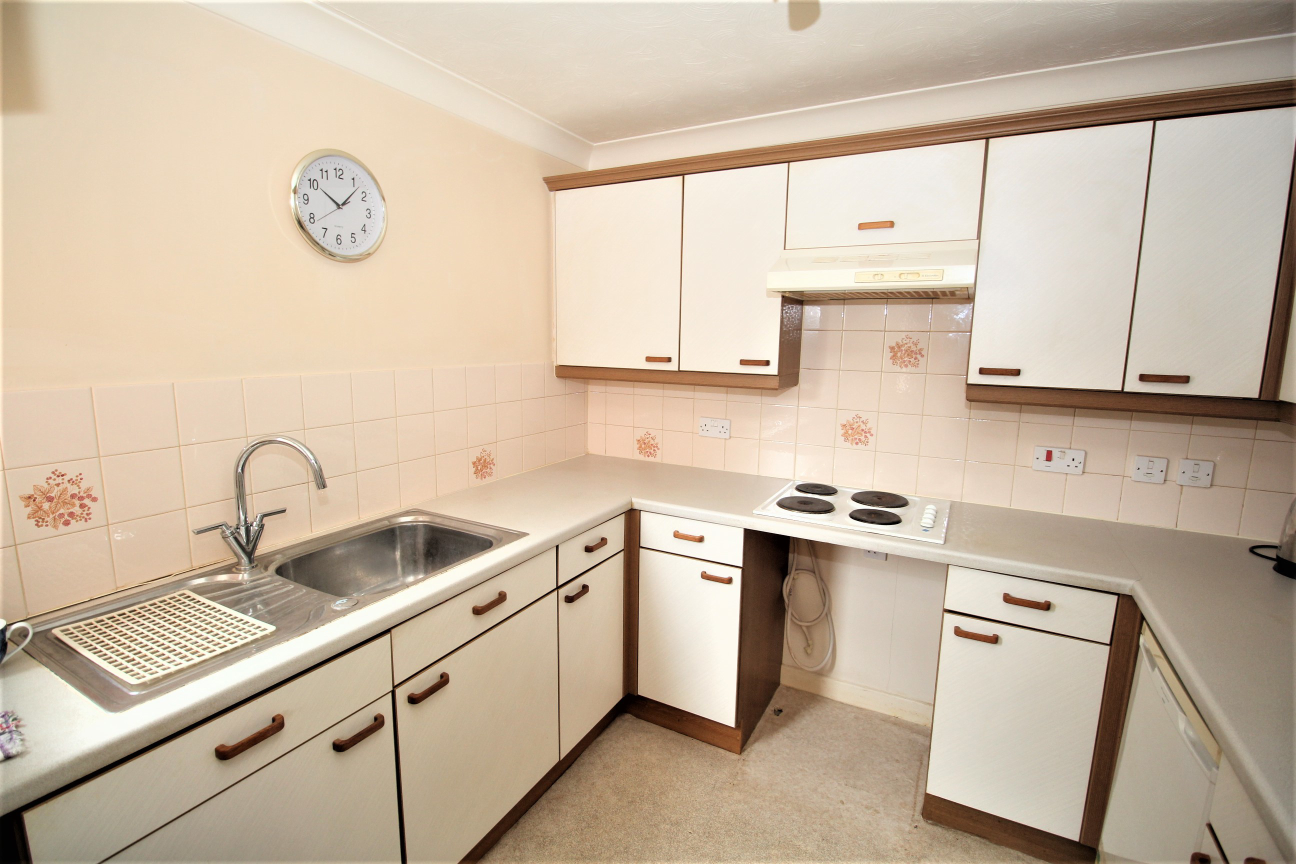Willow Court, Ackender Road, Alton, Hampshire, GU34, photo 2