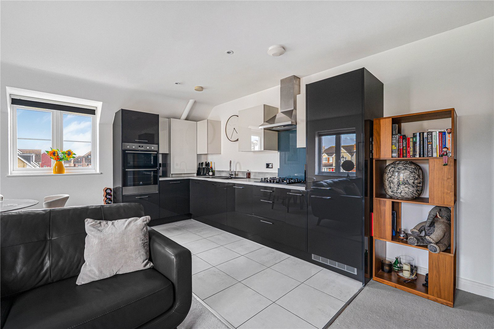 Brookwood Farm Drive, Knaphill, Woking, Surrey, GU21, photo 3