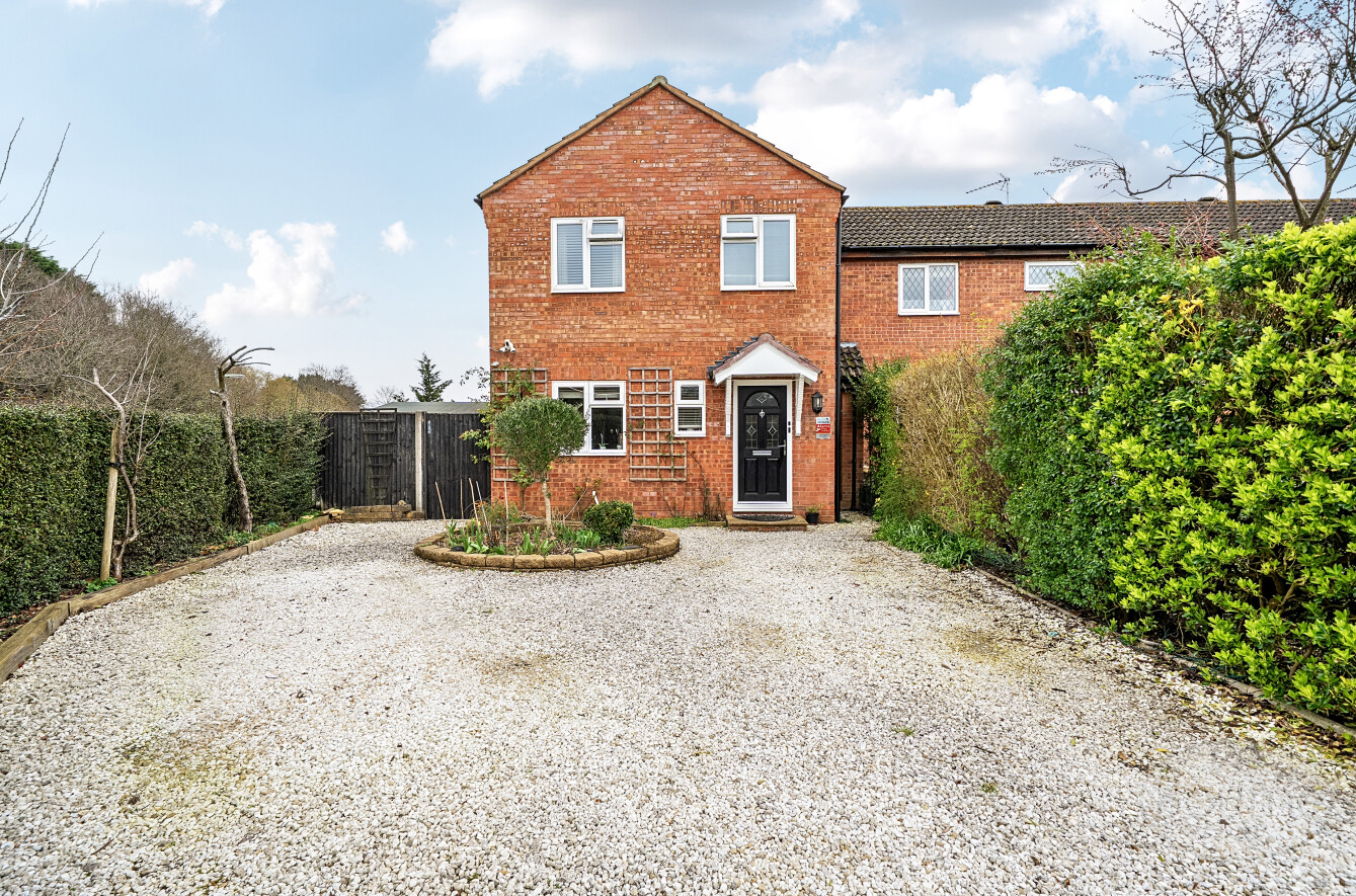 Roundthorn Way, Goldsworth Park, Woking, Surrey, GU21