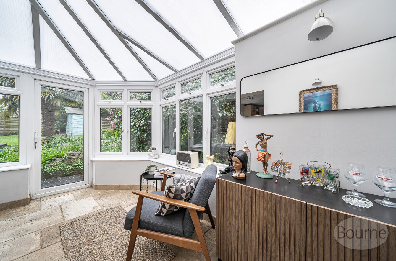 Bankside Drive, Thames Ditton, Surrey, KT7, photo 5