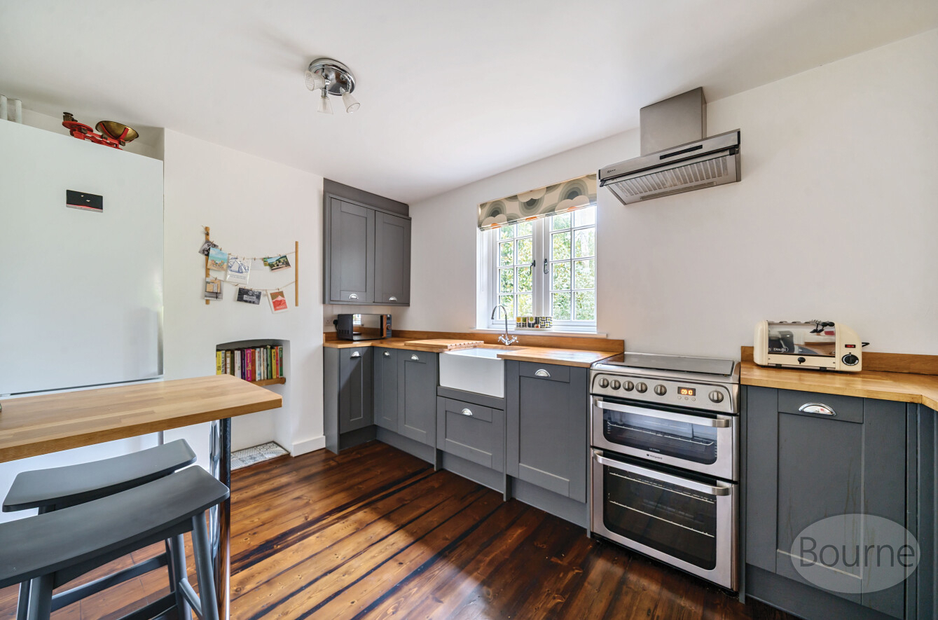 Littleworth Road, The Sands, Farnham, Surrey, GU10, photo 2