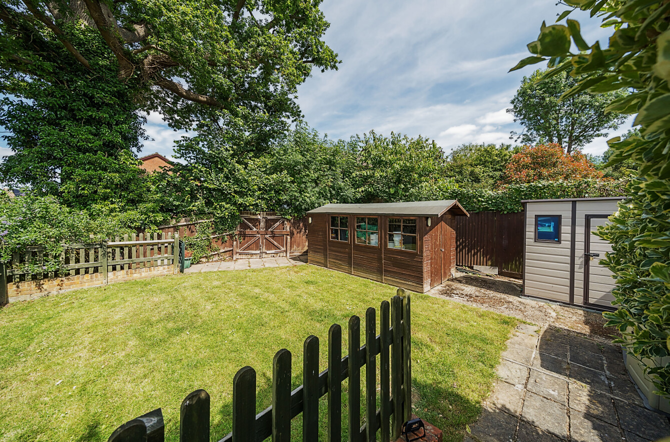 Great Goodwin Drive, Guildford, Surrey, GU1, photo 18