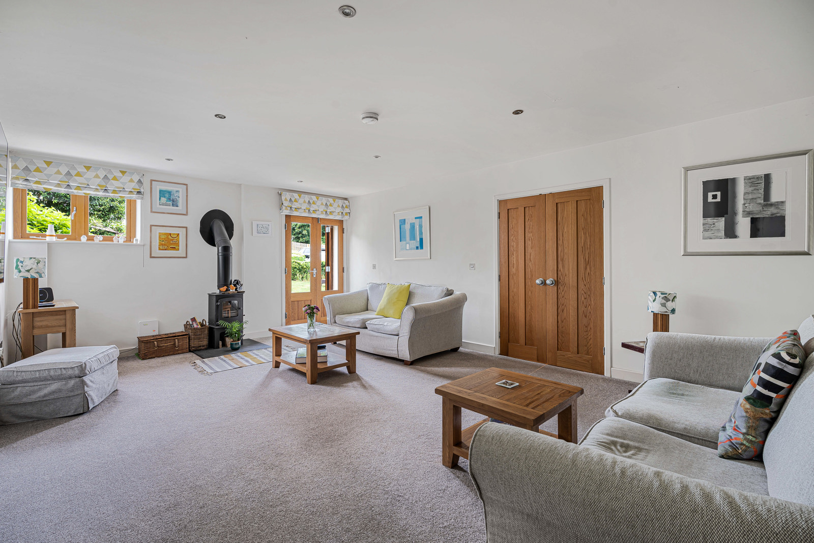 Manor Farm Mews, Dockenfield, Farnham, Surrey, GU10, photo 2