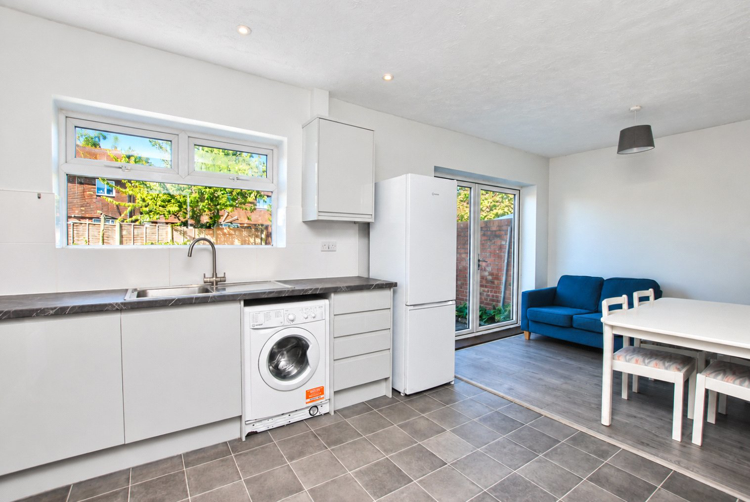 Almond Close, Guildford, Surrey, GU1, photo 3