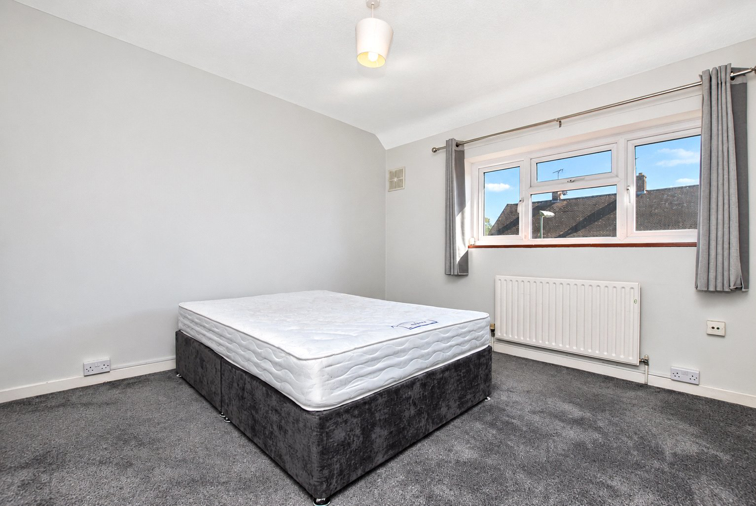 Almond Close, Guildford, Surrey, GU1, photo 5